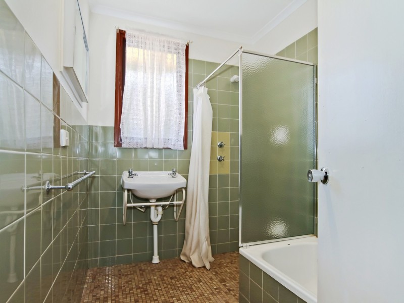 13 Catherine Crescent, Morphett Vale SA 5162