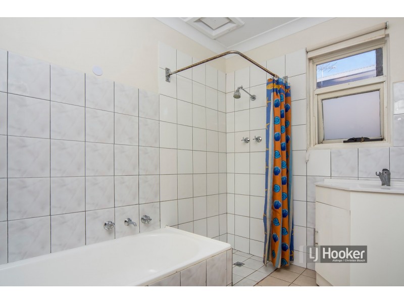 1 Scottsglade Road, Christie Downs SA 5164