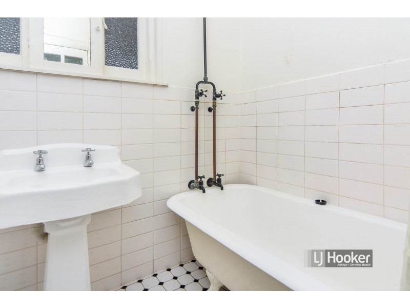 6 Martin Place, Christies Beach SA 5165