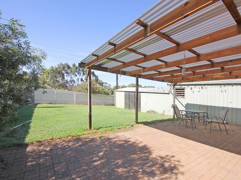 15 Carbenet Drive, Hackham SA 5163