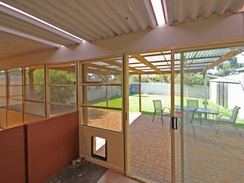 15 Carbenet Drive, Hackham SA 5163