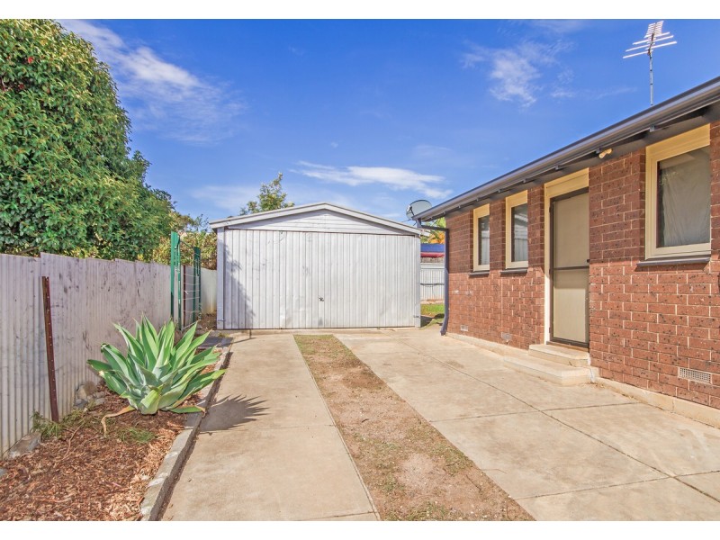 13 Catherine Crescent, Morphett Vale SA 5162