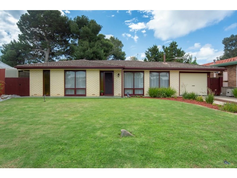 11 Flinders Crescent, Hackham SA 5163