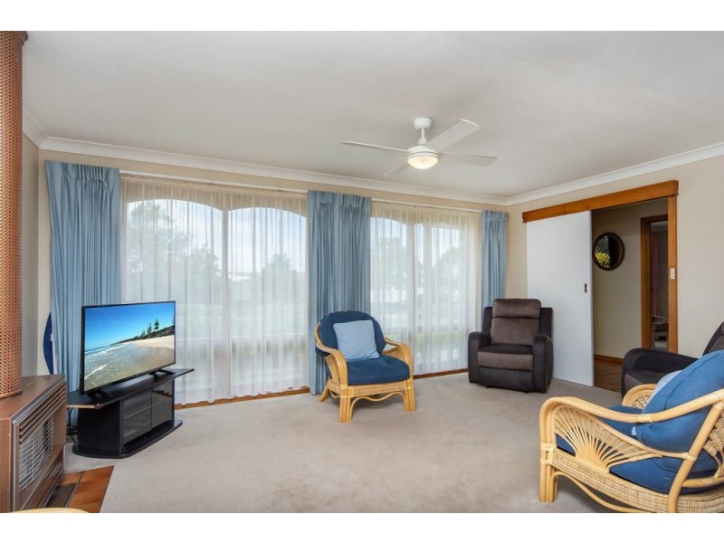 11 Flinders Crescent, Hackham SA 5163