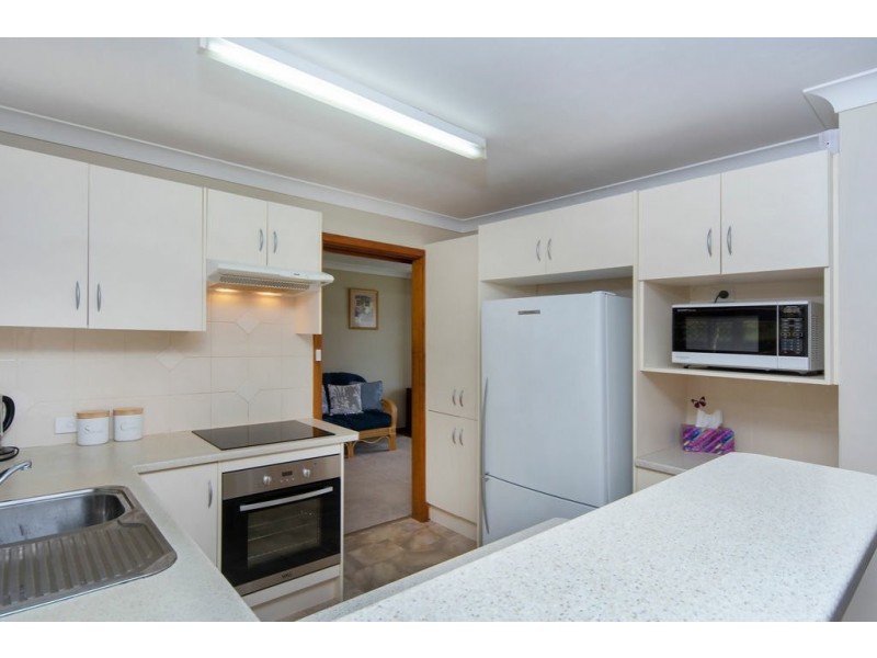 11 Flinders Crescent, Hackham SA 5163