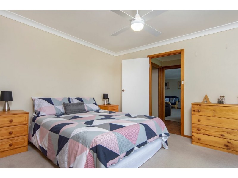 11 Flinders Crescent, Hackham SA 5163