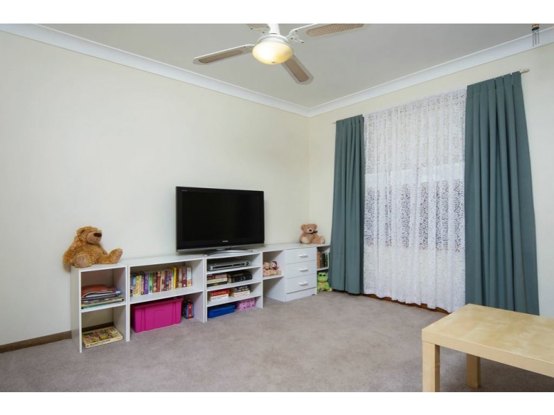 11 Flinders Crescent, Hackham SA 5163