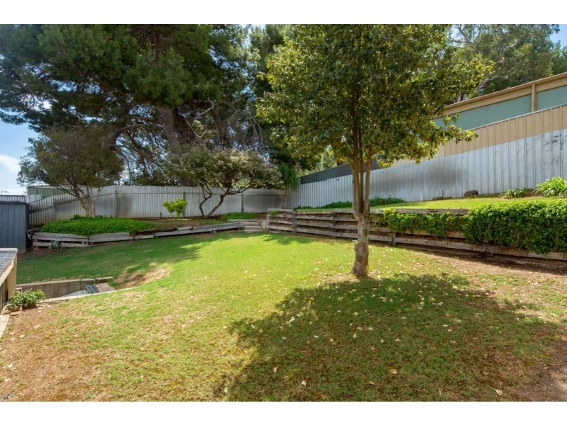 11 Flinders Crescent, Hackham SA 5163