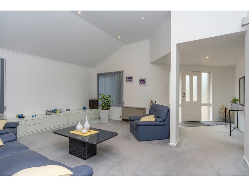 9 Conaghty Court, Woodcroft SA 5162