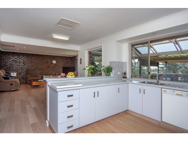 9 Conaghty Court, Woodcroft SA 5162