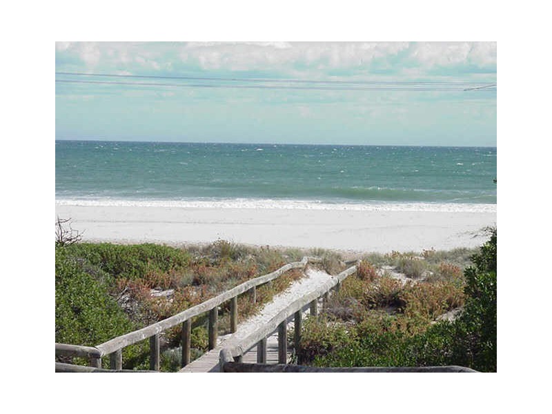 2 Caralue Street, Port Willunga SA 5173