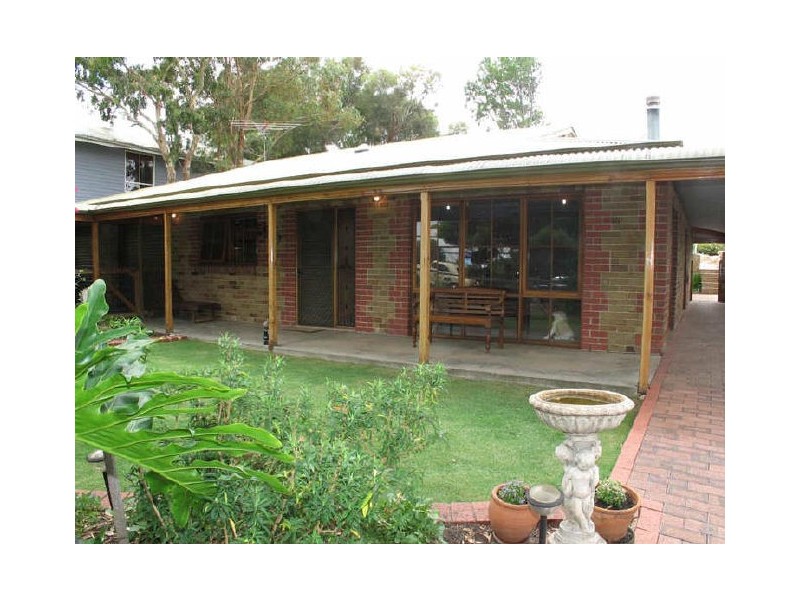 2 Caralue Street, Port Willunga SA 5173