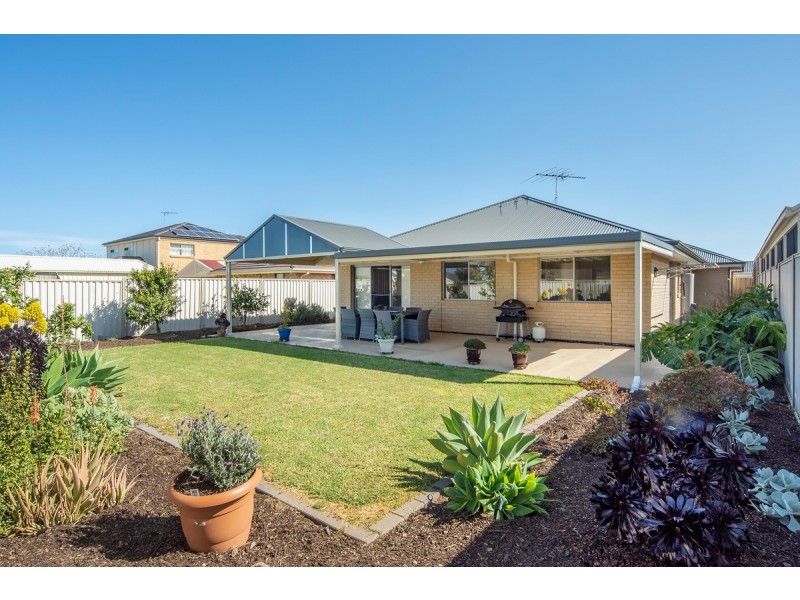 12 Cockle Avenue, Aldinga Beach SA 5173