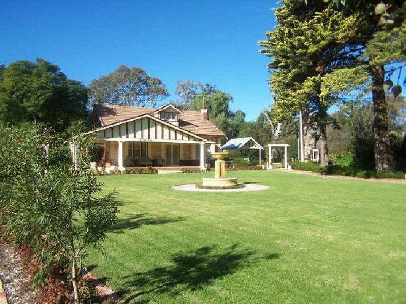 24 Main Road, Willunga SA 5172