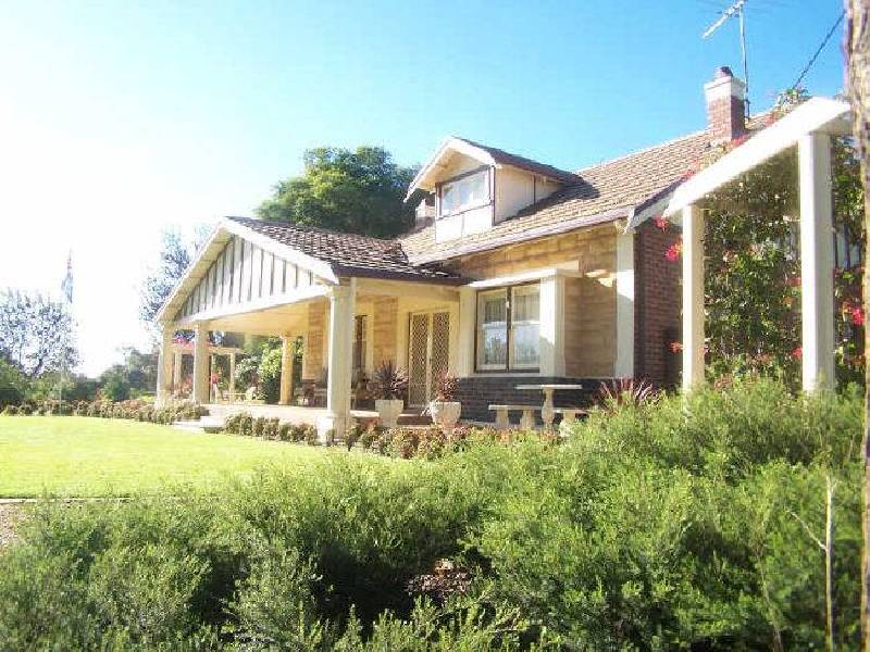 24 Main Road, Willunga SA 5172