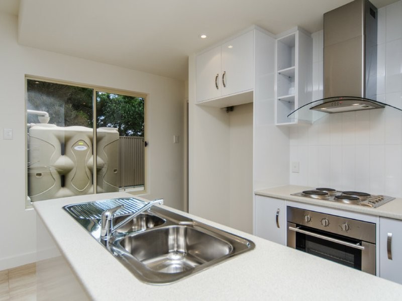 2/12 Whinnerah Avenue, Aldinga Beach SA 5173