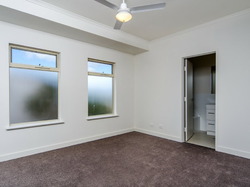 2/12 Whinnerah Avenue, Aldinga Beach SA 5173