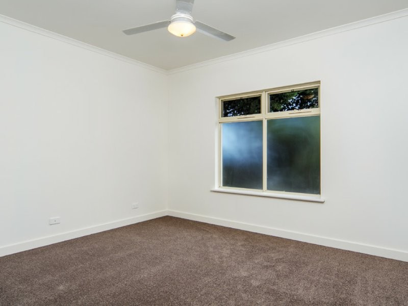 2/12 Whinnerah Avenue, Aldinga Beach SA 5173