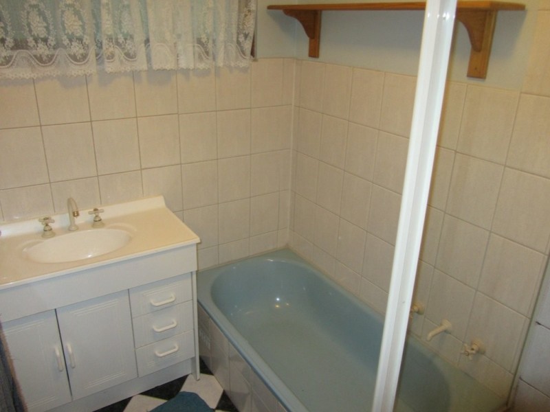 24 Beresford Avenue, Christie Downs SA 5164