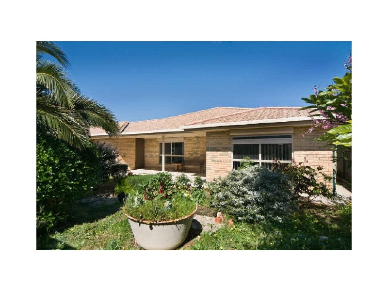 32 Harvey Crescent, Aldinga Beach SA 5173