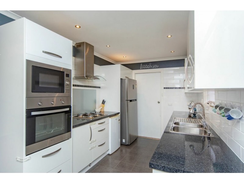 2 Julian Street, Christie Downs SA 5164