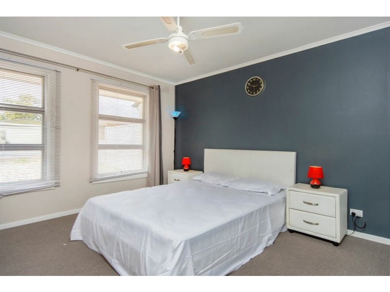 2 Julian Street, Christie Downs SA 5164