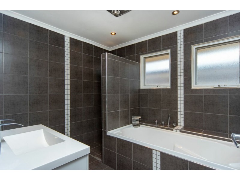 2 Julian Street, Christie Downs SA 5164