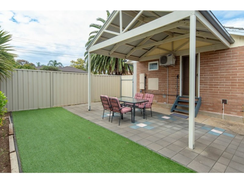 2 Julian Street, Christie Downs SA 5164