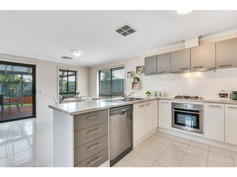 13 Sapphire Way, Aldinga Beach SA 5173