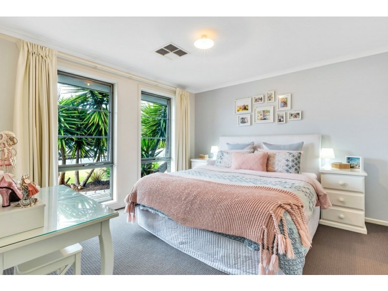 13 Sapphire Way, Aldinga Beach SA 5173