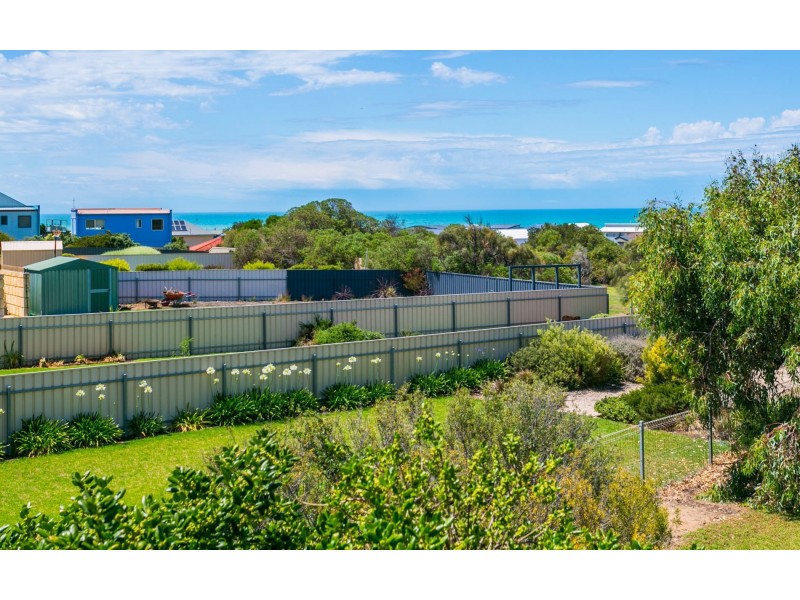 33 Padman Crescent, Middleton SA 5213