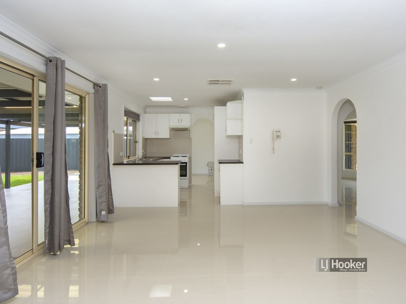 16 Oakley Crescent, Aldinga Beach SA 5173