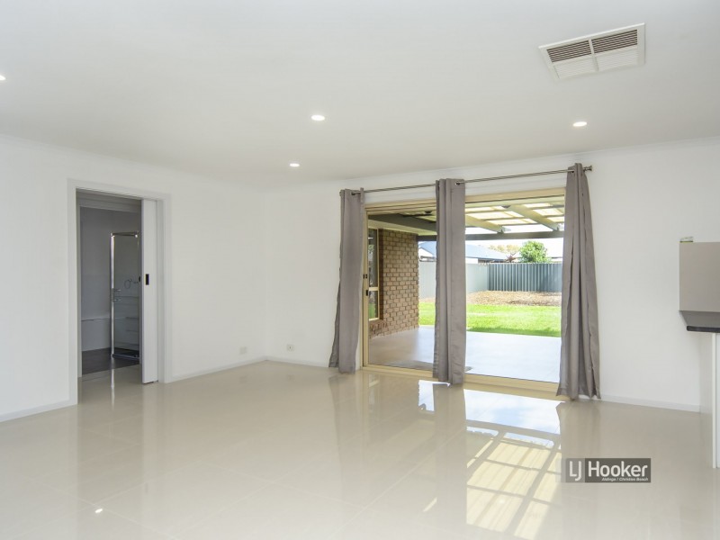 16 Oakley Crescent, Aldinga Beach SA 5173