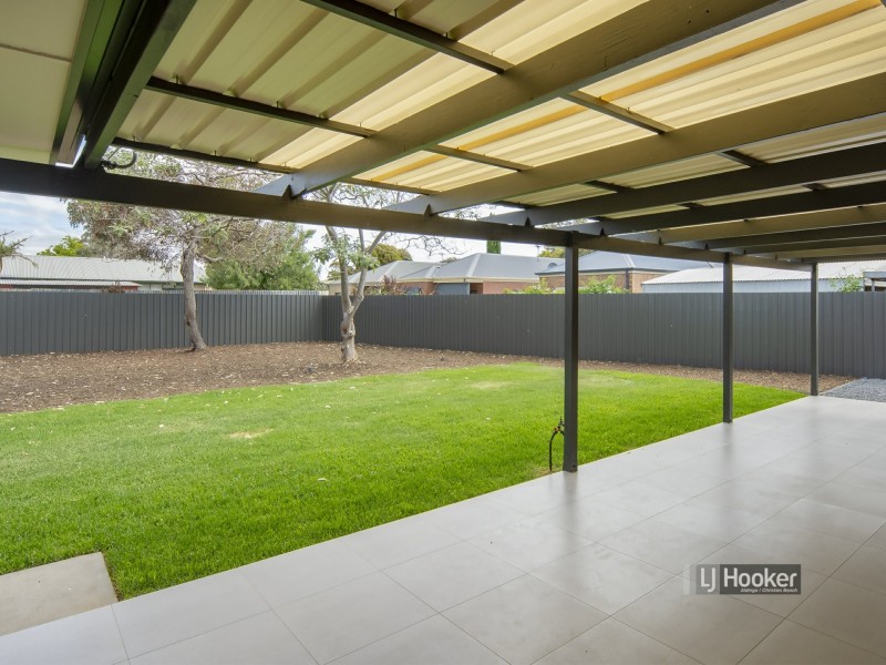 16 Oakley Crescent, Aldinga Beach SA 5173