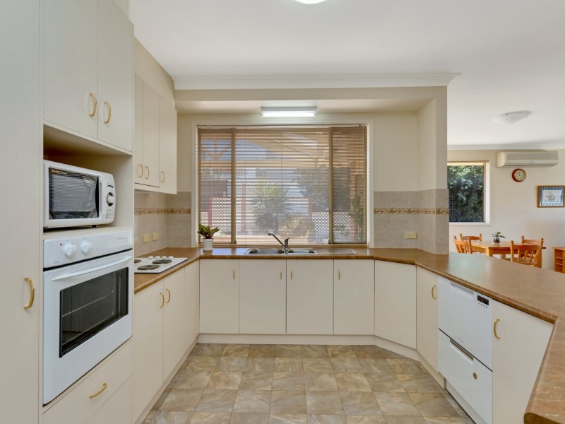 1 Marlin Road, Port Willunga SA 5173