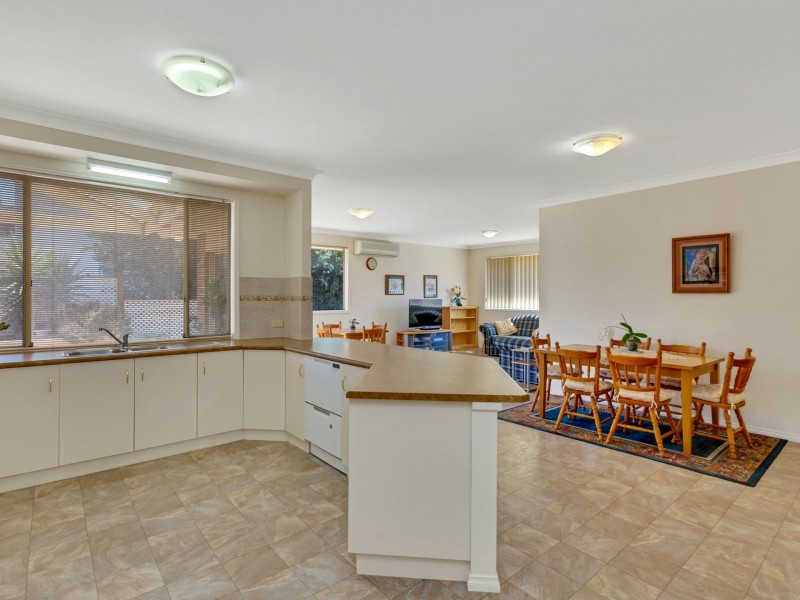1 Marlin Road, Port Willunga SA 5173