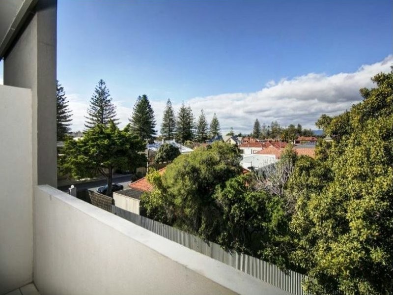 12/4 Bristol Place, Glenelg South SA 5045