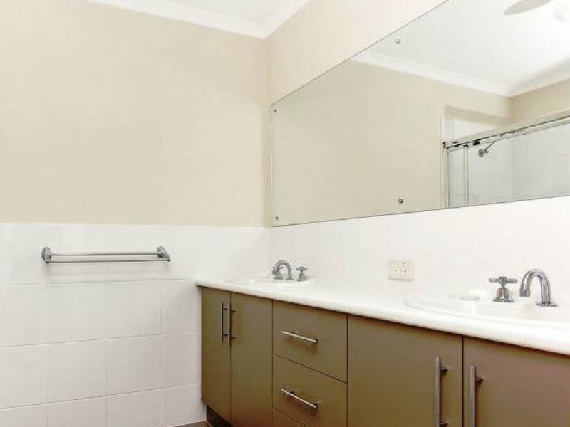 88 Wentworth Parade, Hindmarsh Island SA 5214