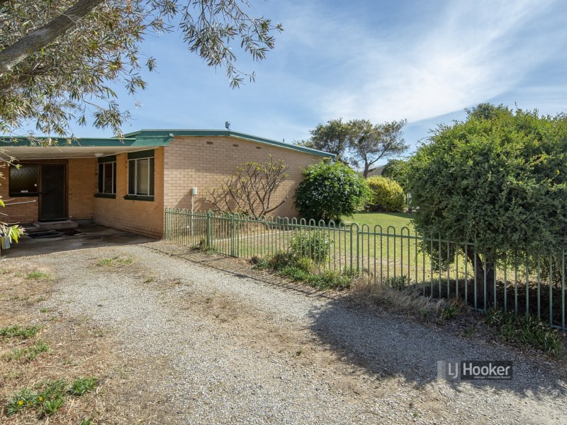 19 Harvey Crescent, Aldinga Beach SA 5173