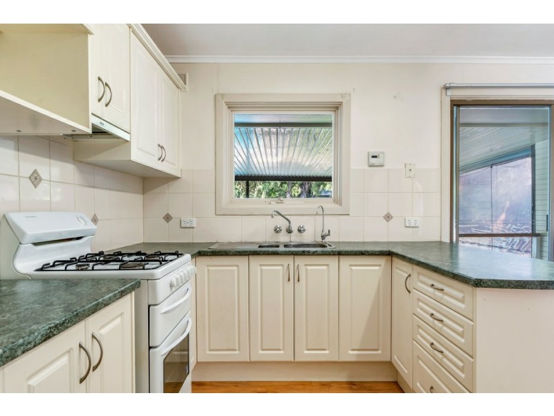 4 Adrian Street, Christie Downs SA 5164