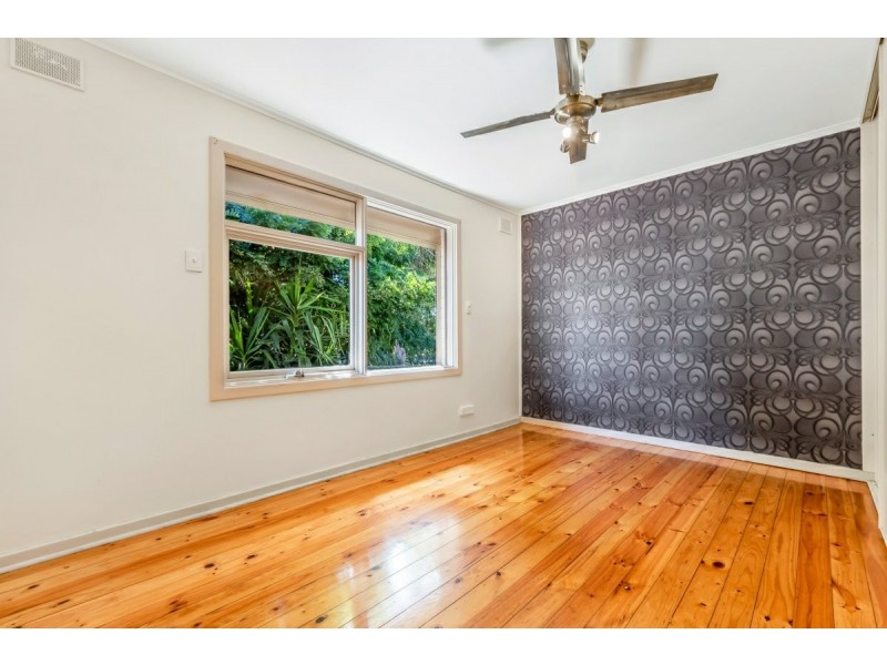 4 Adrian Street, Christie Downs SA 5164