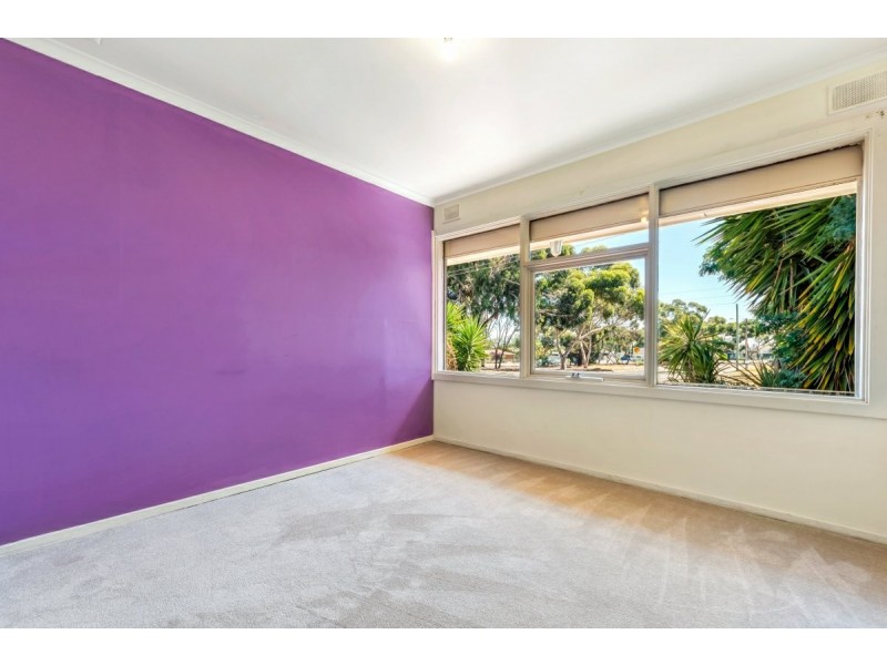 4 Adrian Street, Christie Downs SA 5164