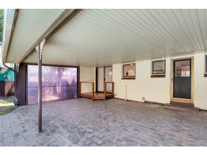 4 Adrian Street, Christie Downs SA 5164