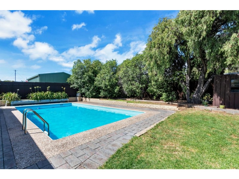 4 Adrian Street, Christie Downs SA 5164