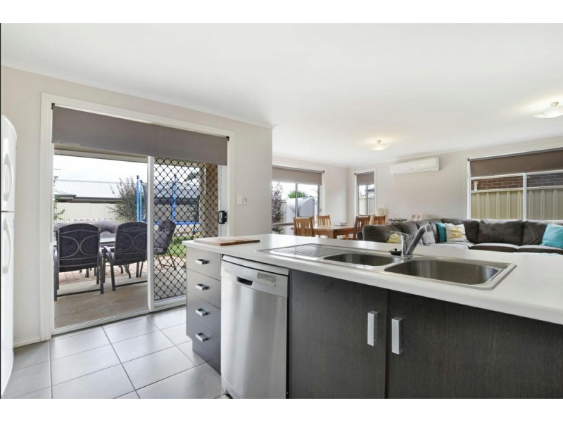 6 Karen Court, Morphett Vale SA 5162