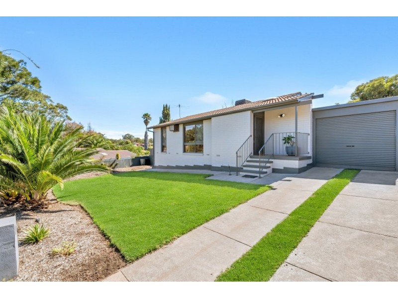 4 Stephen Crescent, Christie Downs SA 5164