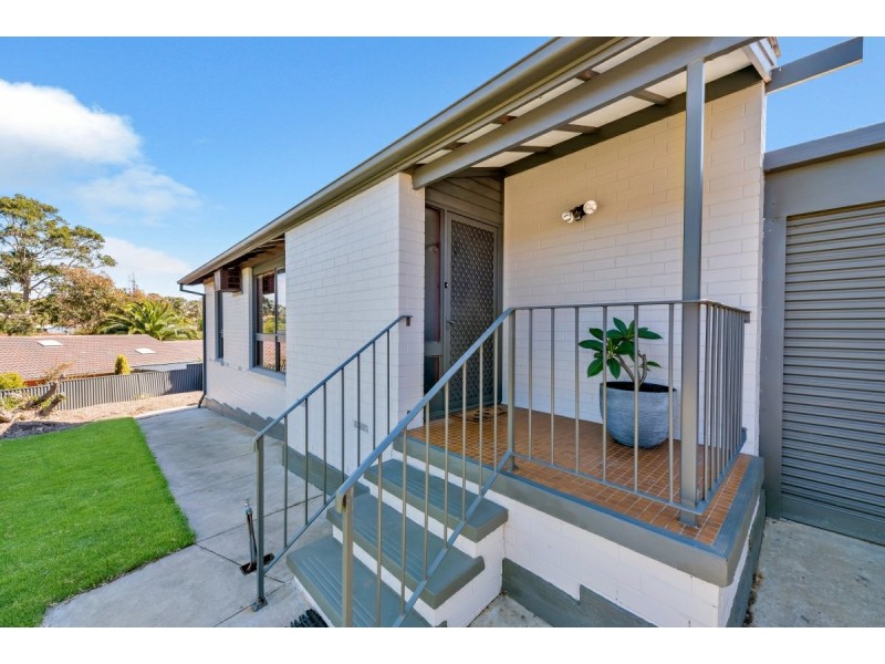 4 Stephen Crescent, Christie Downs SA 5164