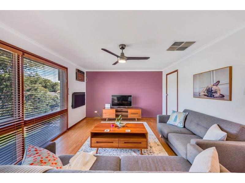 4 Stephen Crescent, Christie Downs SA 5164
