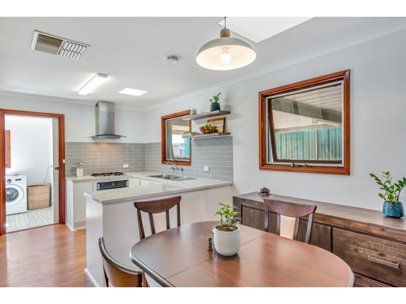 4 Stephen Crescent, Christie Downs SA 5164