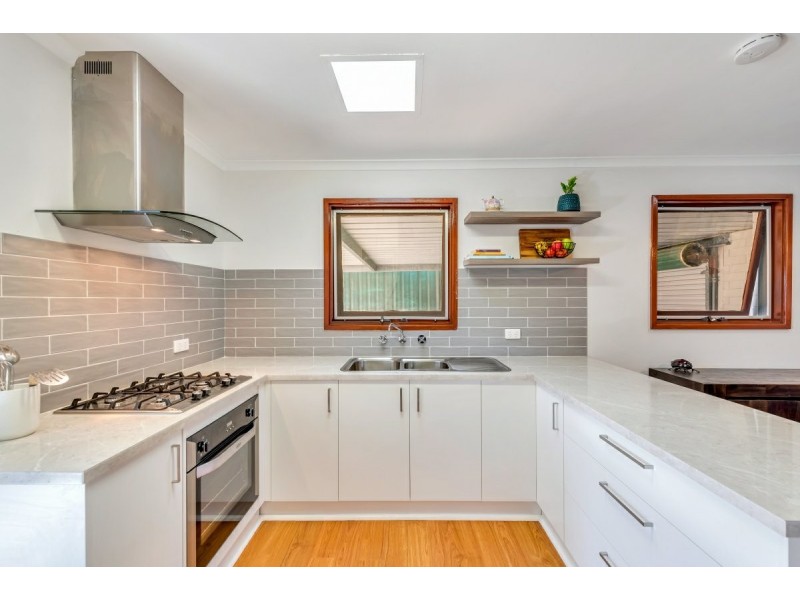 4 Stephen Crescent, Christie Downs SA 5164